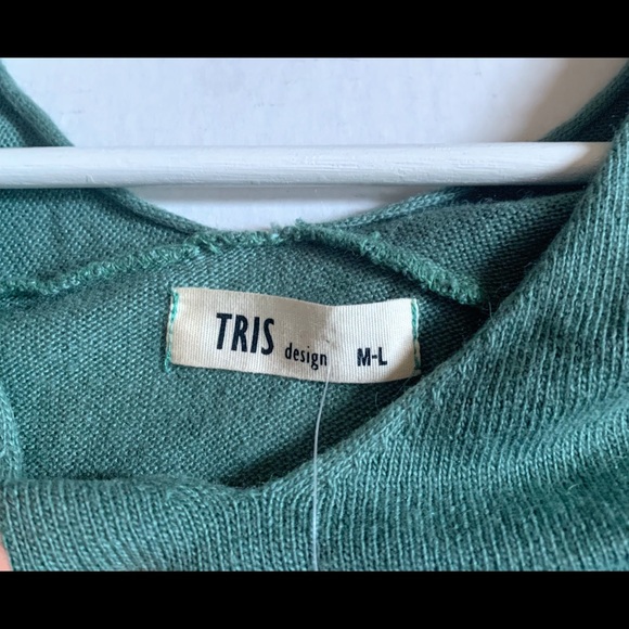 🔴Sold New green long sleeve oversized top by Tris💚✨ - Picture 4 of 6
